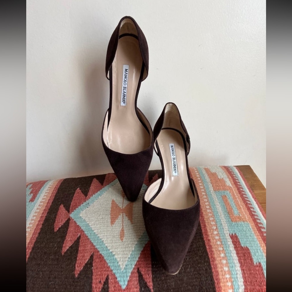 Brown Suede Manolo Blahnik Kitten Heel shoes